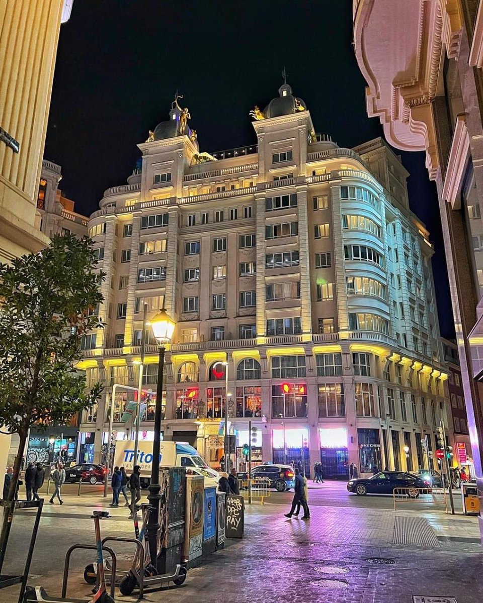 Gran Vía. 🌟

📸: madrid

#VisitMadrid #Madrid #VisitaMadrid #Spain #PlanesMadrid #MadridCity #MadridSpain #MadridLovers