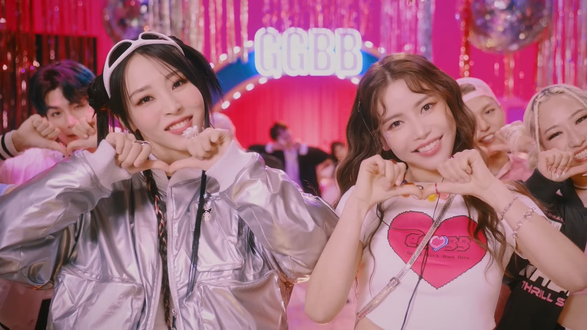 byulsido's tweet photo. aqui elas foram GIGANTES https://t.co/8AEV5n7y4y