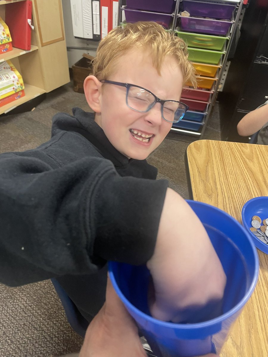 Can you guess what coin is in the cup without looking? <a href="/drlanaluttrell/">Lana Luttrell</a> #tvtigers2023