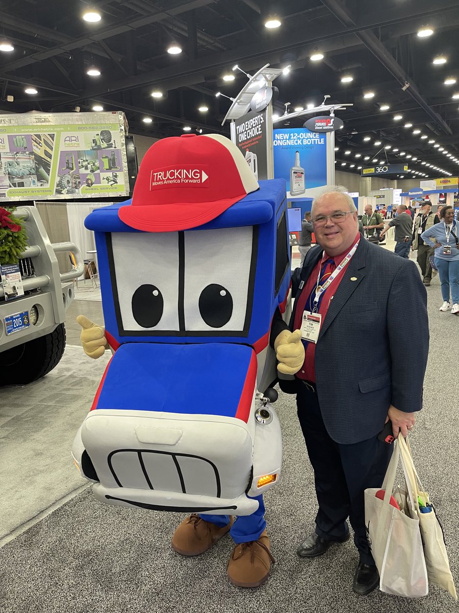 agtim's tweet image. #truckingmovesamericaforward Logistics help connect #kyag365 to global markets and our commodities usually leave the farm on a truck. #mats