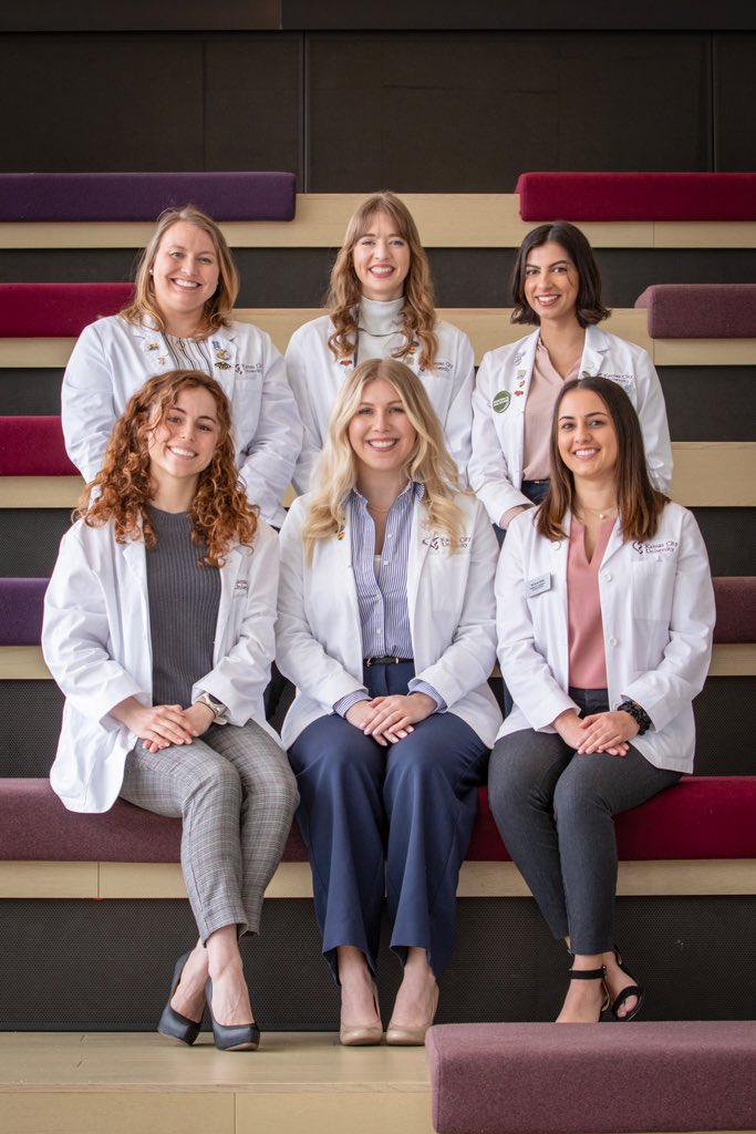 Happy National Doctors’ Day to all the future, current, and retired physicians!! Can’t wait to serve alongside y’all in a couple years! 🥰 #MedTwitter #DOproud