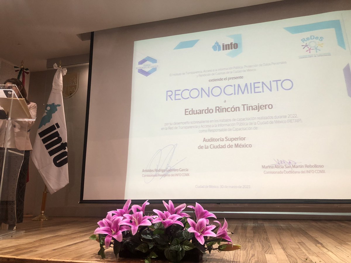 Eduardo_RinconT's tweet photo. En instalaciones de la @SSC_CDMX se realizó la 1a Reunión 2023 de la #RETAIP Capacitación del @InfoCdMex encabezada por la Comisionada @navysanmartin y participación del Comisionado Pdte. @AristidesRodri en la que se entregó el Reconocimiento al Desempeño Sobresaliente #ReDes2022 https://t.co/gavBpA5Lvr