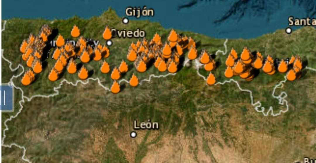 La situación ahora mismo en Asturias y Cantabria es... Demencial... Ningún cuerpo de extinción de incendios forestales está preparado para esto. Nadie. Es una situación de alarma total. Muchísimo ánimo a todos los combatientes. Ojalá me mandasen a ayudar... Este es uno de los