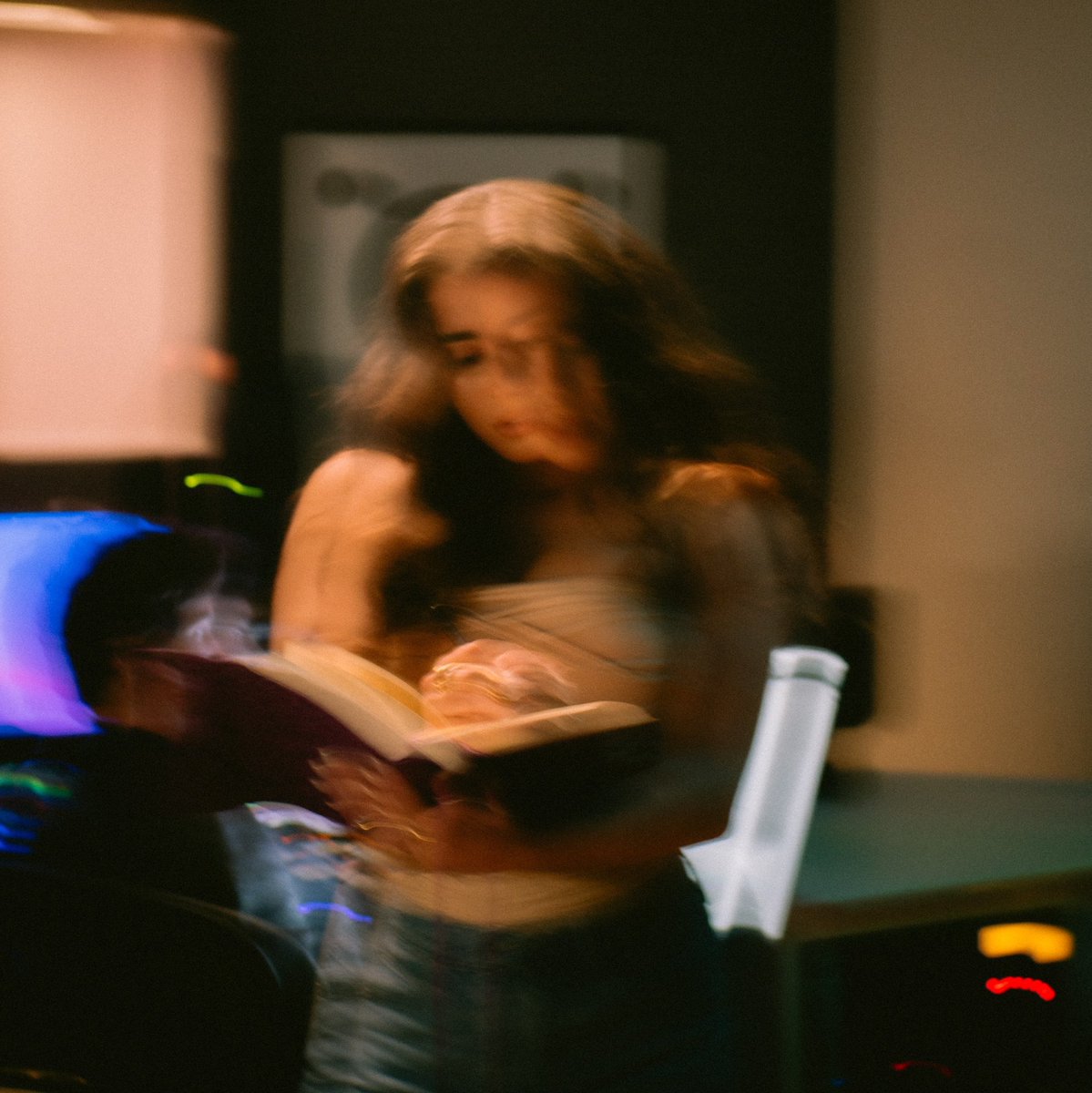 portallaurenbra's tweet photo. Atenção jaguars 🚨 

Sabemos que vocês estava com saudade (ou não) de uma TAG, música nova 🤯 então, preparem suas contas do spotify para esse final de semana, e os que puderem, estejam aqui HOJE às 23:40 para a TAG do lançamento de #TrustIssues com os portais BR https://t.co/0kKstIU9bM