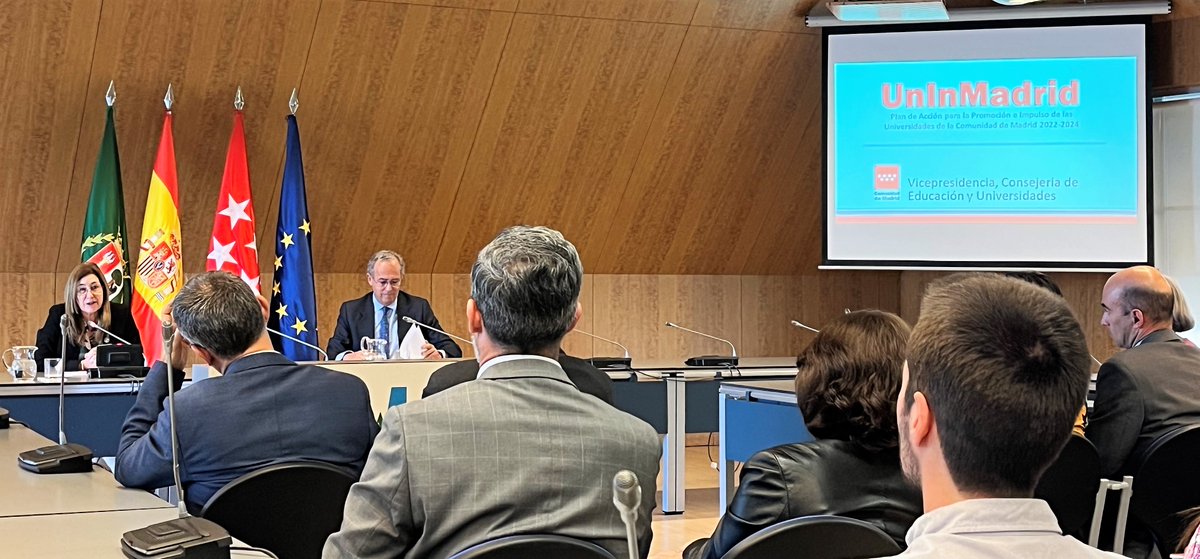 IMDEANutricion's tweet photo. 🗣️ Enrique Ossorio, Consejero de Educación y Universidades de la @ComunidadMadrid, presentó hoy junto a Amaya Mendikoetxea, rectora @UAM_Madrid, las actividades 2023-24 de la plataforma #UnInMadrid
💡🔛 Plan de acción para la promoción e impulso de las universidades madrileñas https://t.co/luOc4y9aoy