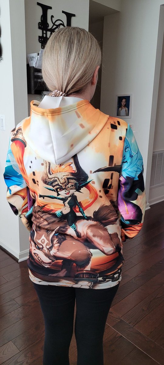 blondieepanda's tweet photo. Nephew bought me this jacket for my bday last month and just arrived  today 😍 #TwilightPrincess #LegendofZelda #Midna #WolfLink https://t.co/BFKOBv6azG