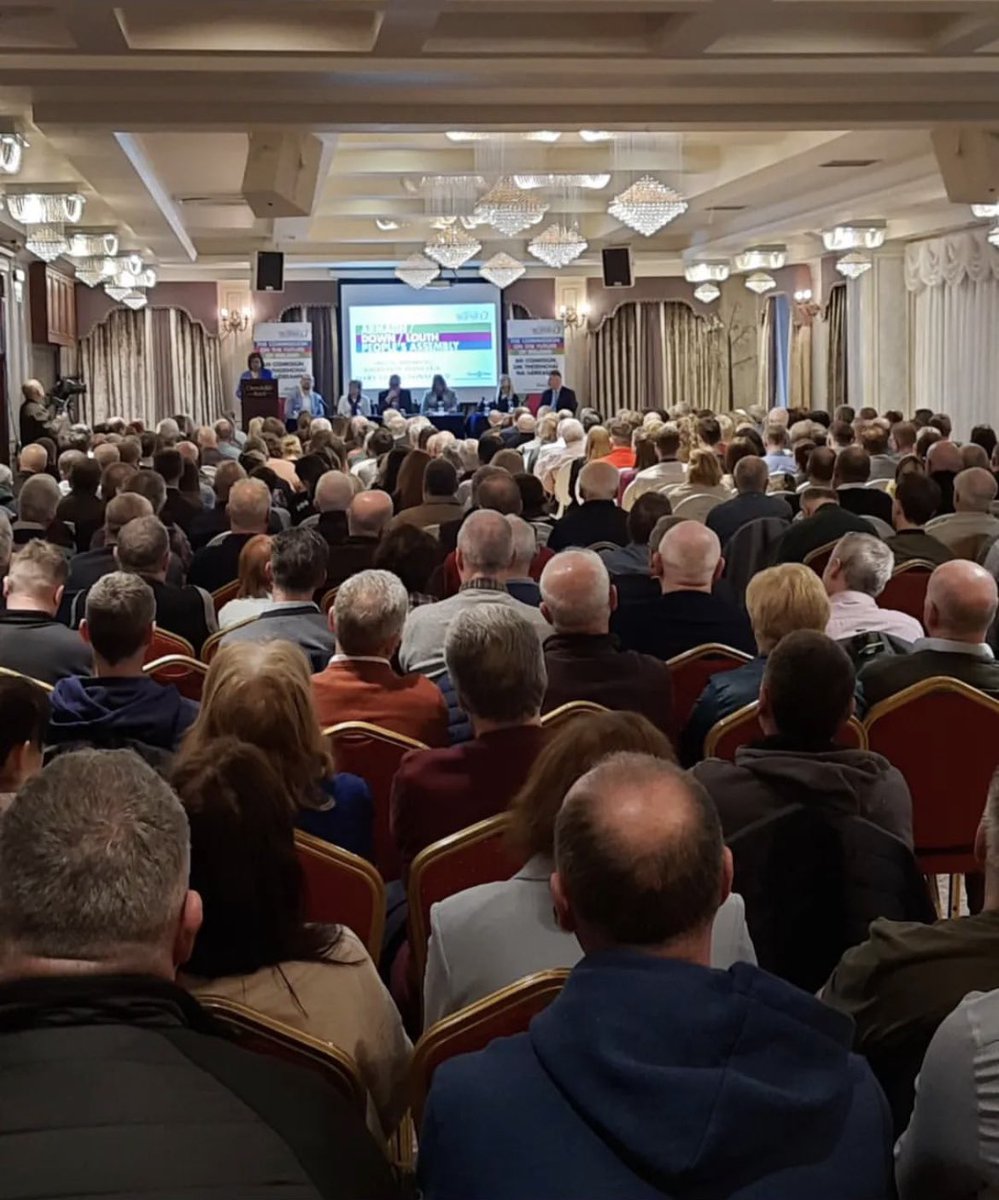 CllrSarahDuffy's tweet image. A packed audience tonight at the Armagh/Down/Louth ‘People’s Assembly’ discussion on the future of our island, with opening address by @MaryLouMcDonald. 
 
It’s #timeforunity