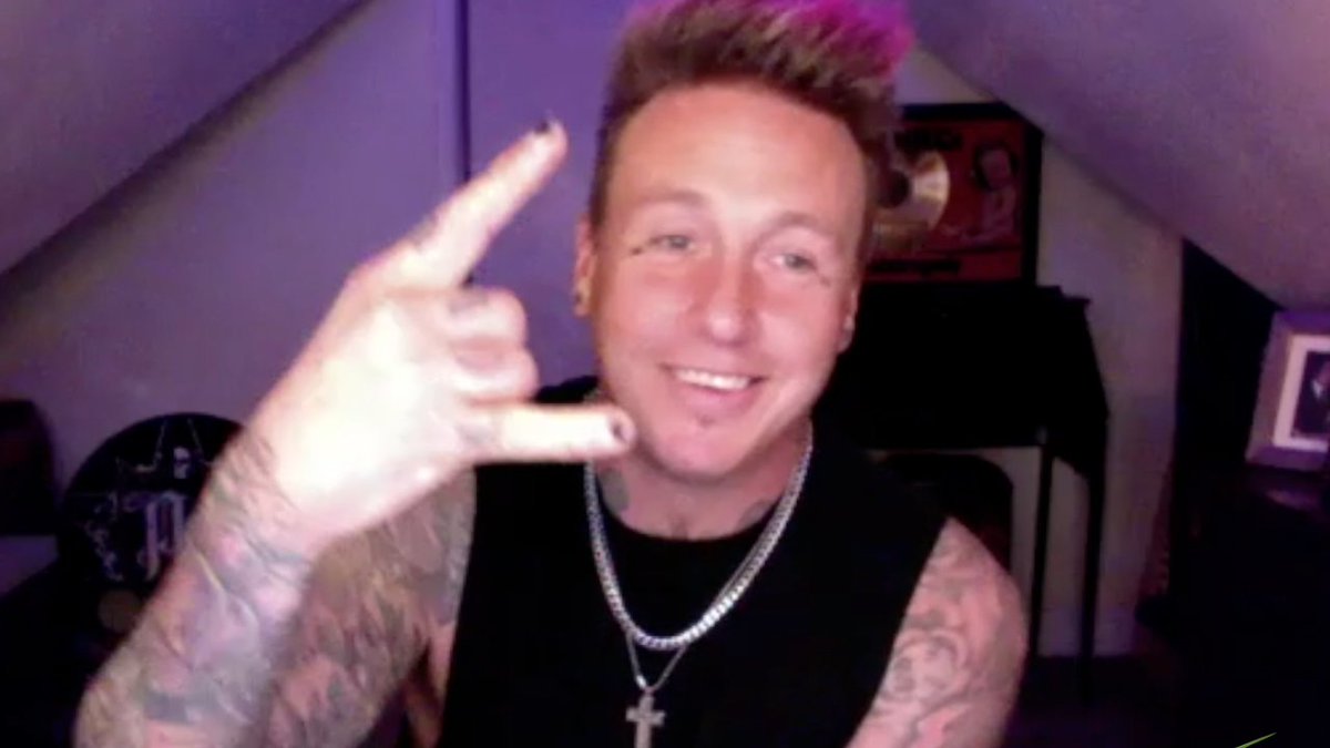 RazorWisconsin's tweet photo. Today @JacobyShaddix of @paparoach chatted with @BigJakeRadio about new rock artists, working with @BEARTOOTHband, touring with @RonnieRadke, and so much more! 🤘

Full interview 👉 https://t.co/bVIk9u3DOn https://t.co/mcoLZNdlKJ