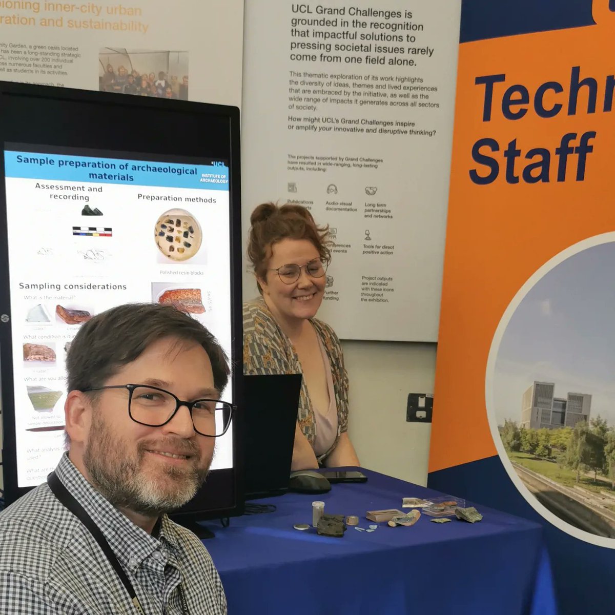 ArchSouthEast's tweet image. Technicians from @UCLarchaeology had a fascinating stand demonstrating Scanning Electron Microscopy and X-ray Microanalysis, and imaging tech for archaeological applications. 👀
#UCLTechShowcase @TechsatUCL