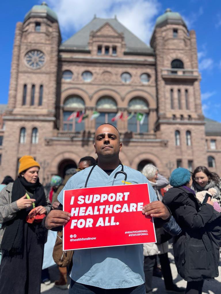 NaheedD's tweet photo. BREAKING: Hundreds of health workers &amp; organizations from ACROSS ONTARIO are at Queen’s Park right now to tell the Ontario government to immediately STOP their cruel cuts to healthcare for uninsured people...and ensure #Healthcare4all. ✊🏾 #onpoli #cdnpoli https://t.co/LZETiswMWp