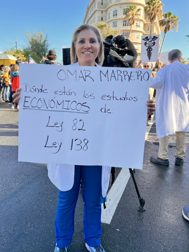 nadd320's tweet photo. Trabajo cumplido. Hoy dejamos saber al Gobierno que habemos proveedores de salud molestos ante las prácticas dilatorias en el servicio médico que queremos brindar a nuestros pacientes. Lo que redunda en que el paciente no reciba un servicio de calidad ni oportuno. https://t.co/oWRhKm2KkE