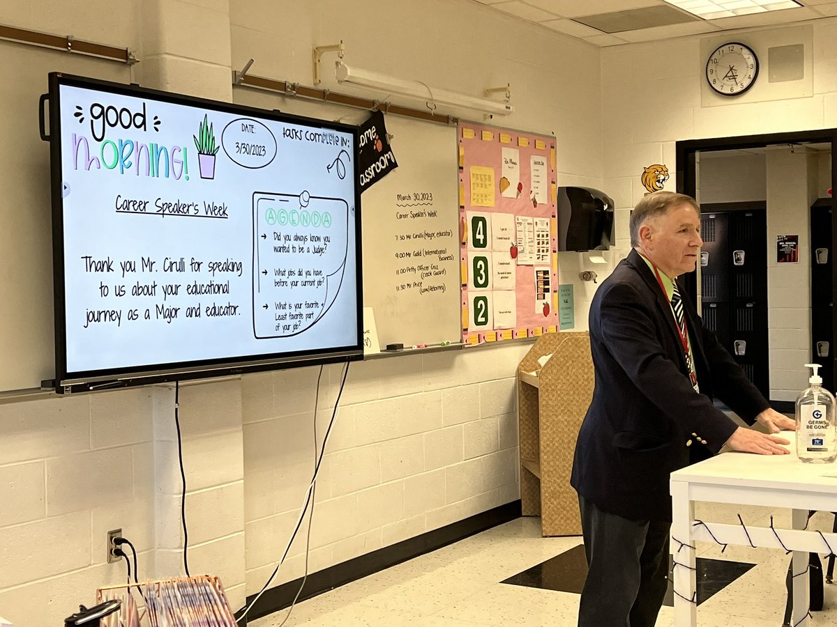 Thank you Mayor Cirulli for speaking to our students about careers in public office and education #BarnegatINSPIRES
#ONEBarnegat
#BHS