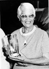 Learn about the amazing legacy of Dr. Marian Pettibone! First woman curator of worms in our department! #womeninscience #womenshistorymonth #wormwednesday ocean.si.edu/human-connecti…