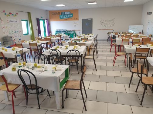 mosqueedeparis's tweet image. #LesRepasSolidaires de la Fédération de la Grande Mosquée de Paris.

Préparation des repas aux mosquées de #Gaillon, de #Montélimar et de #Montpellier, comme chaque soir et comme dans les 25 villes de notre opération.