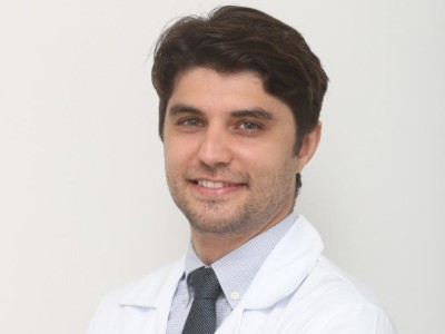 O oncologista <a href="/CarlosStecca/">Carlos Stecca</a> é 1° autor de artigo de revisão publicado no periódico Seminars in Radiation Oncology que avalia o papel da QT NEO antes das abordagens de preservação da bexiga em pts com CA bexiga músculo-invasivo - tinyurl.com/yc5wwjbr #BEXIGA #ONCONEWS