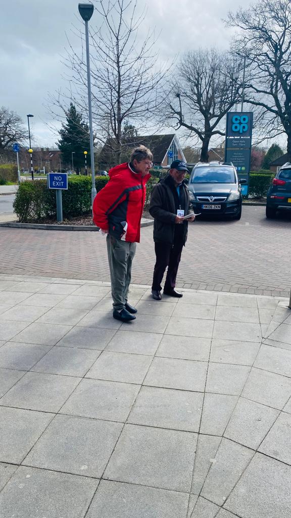 nr_amea's tweet photo. Muslim Elders from the Upper Mitcham Chapter of AMEA UK out today handing out leaflets and discussing the message of peace with locals in #Merstham
 #stopWW3
#Love4AllHatred4None
@charitywalk_uk 
@ukmuslims4peace
@Ansarullah_UK
#reigateandbanstead https://t.co/G7QXhSSgEY
