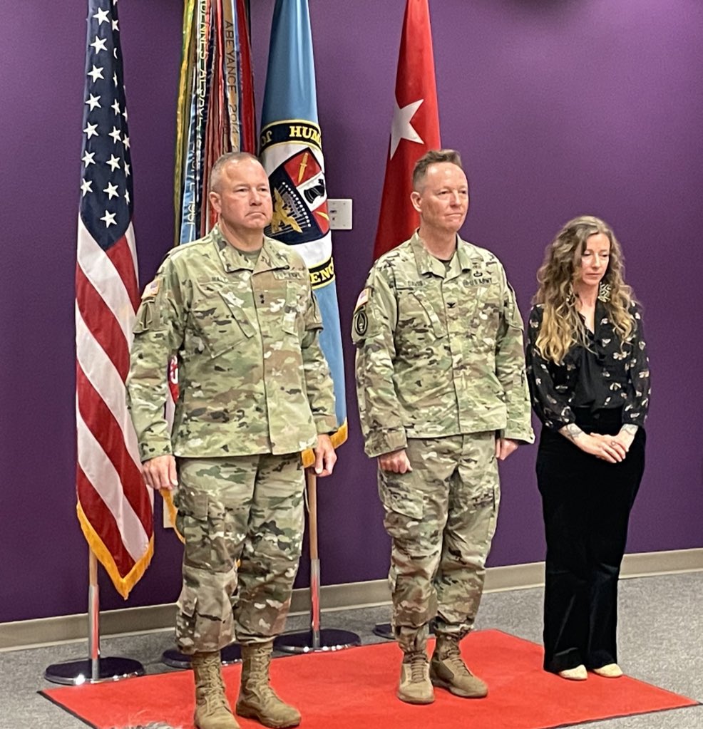 wolfpack_90's tweet image. Had the distinct pleasure to celebrate a faithful and fruitful 30 year Army career to one of our outstanding Sr. Leaders in the MI Corps @Fort_Huachuca. #BeAllYouCanBe #AlwaysOutFront