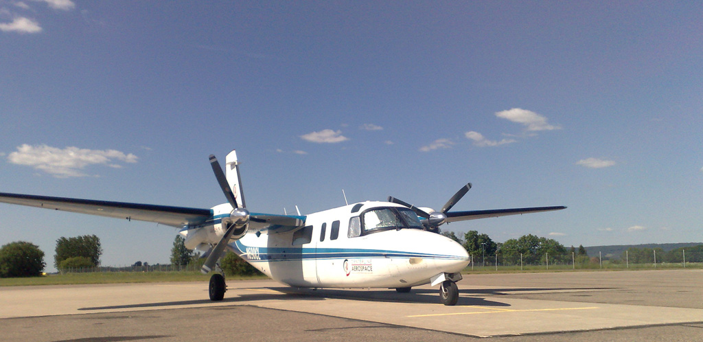 TCAircraft's tweet photo. Ready to fly! #TwinCommander #690A #commander #aerocommander #aerospace #pilot #pilots #flying #blueskies https://t.co/5b6yFjRiVW