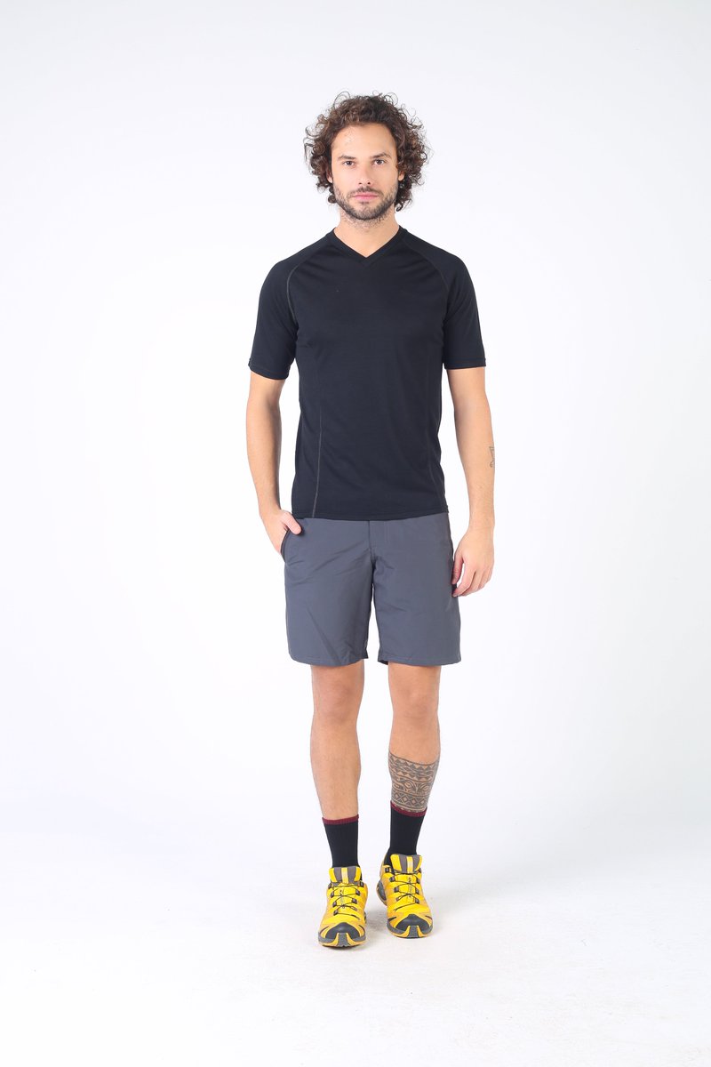 woolonausa's tweet photo. The tee shirt's moisture-wicking wool fibers ensure that you remain fresh and comfortable, allowing you to focus on your running, playing, or leisure activities without any worries. 
#merinowool #baselayer #teeshirt 
https://t.co/nGdYgyX7tX https://t.co/7Mme3Xy8AR