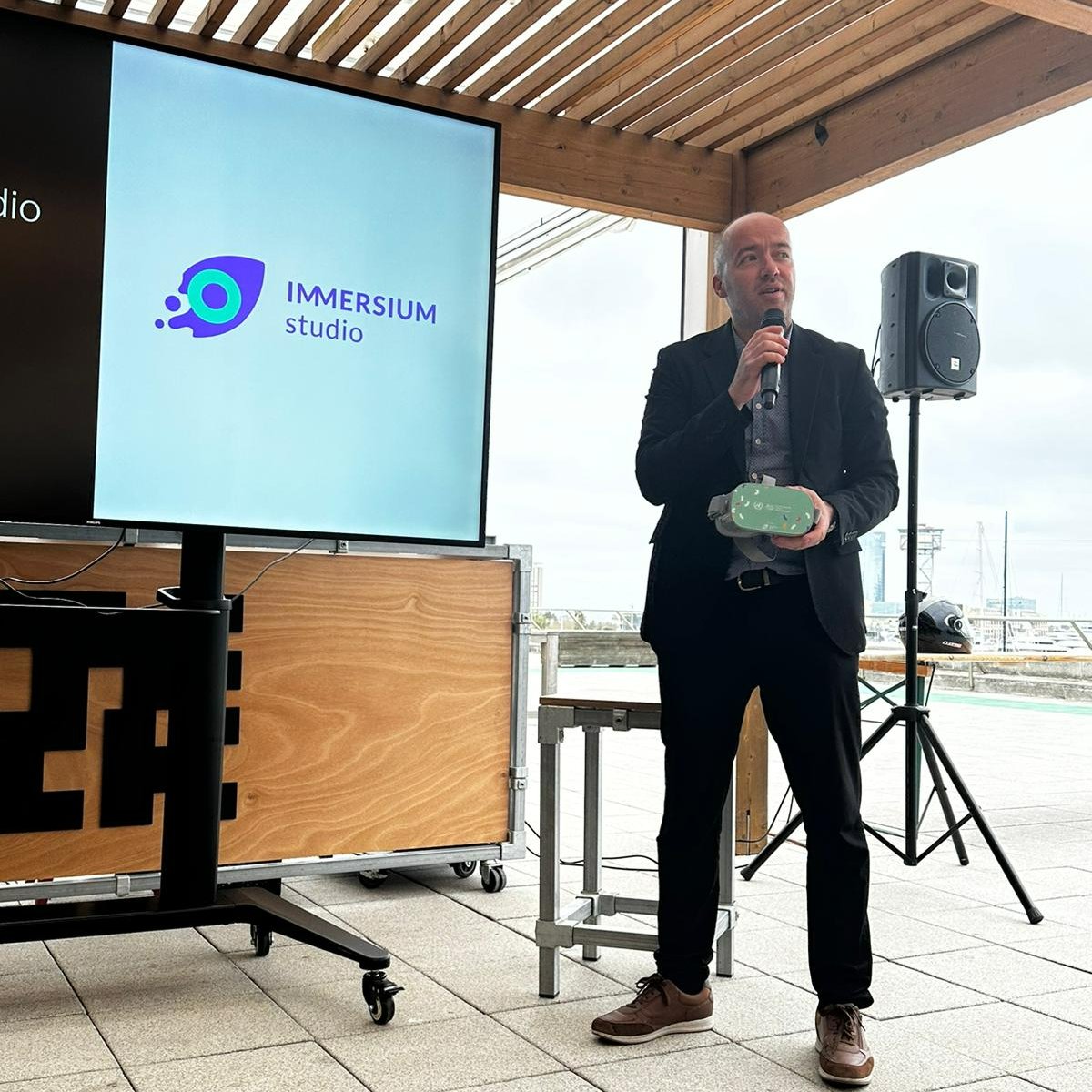 barcelonactiva's tweet photo. Participem a l'#afterwork de @TechBarcelona! 🤝
Diferents empreses vinculades a @barcelonactiva com @ImmersiumStudio, @Sponsify_io, #RealityTelling i #Bronze formen part de la trobada de #networking que reuneix els agents de l'ecosistema digital i tecnològic de Barcelona. 🎉 https://t.co/b9uhKLrQSc