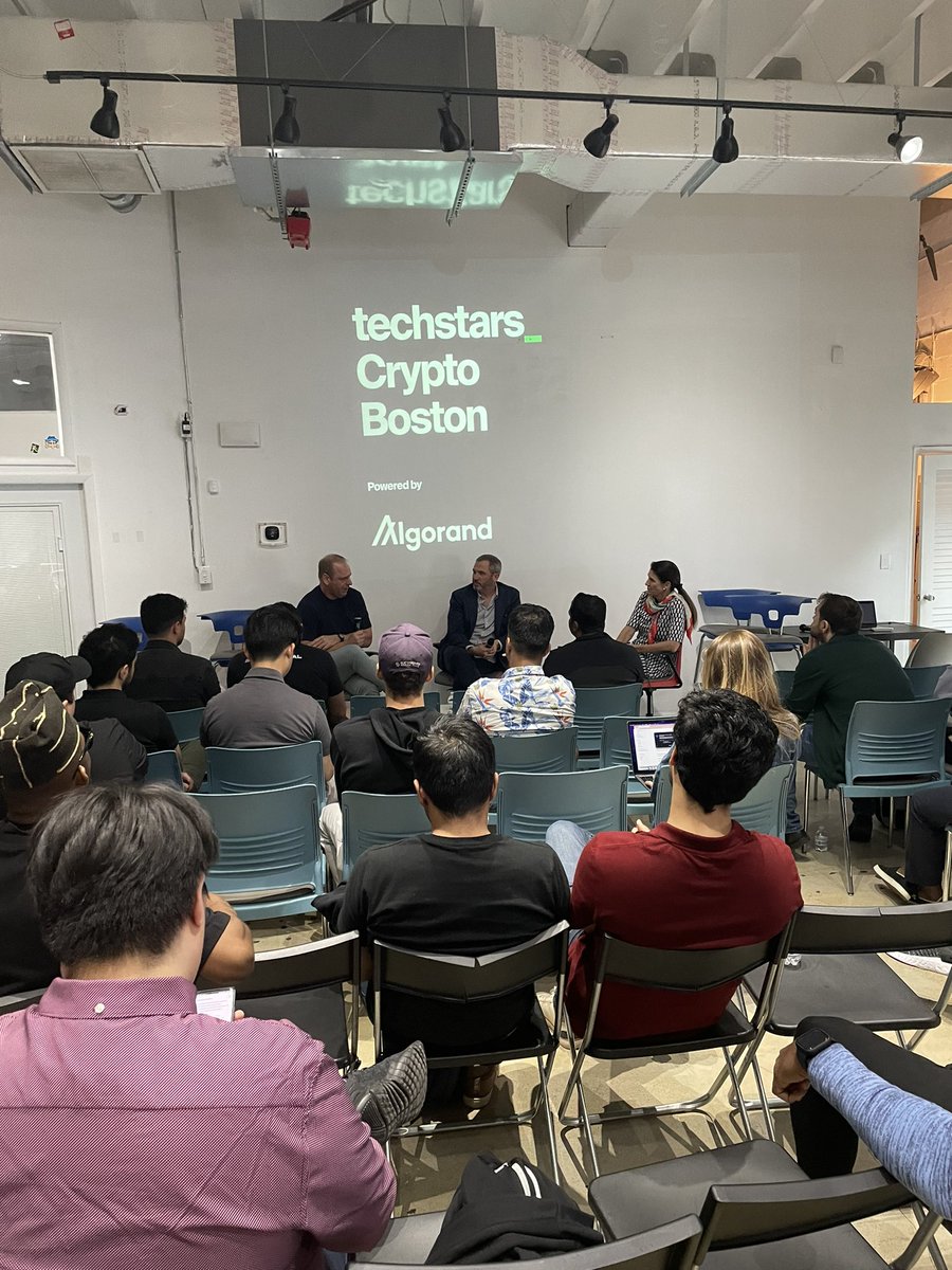 <a href="/arrington/">Michael Arrington 🏴‍☠️</a> <a href="/bgarlinghouse/">Brad Garlinghouse</a> <a href="/TS_CryptoBoston/">Techstars Crypto Boston</a>’s offsite! <a href="/arrington/">Michael Arrington 🏴‍☠️</a> and <a href="/bgarlinghouse/">Brad Garlinghouse</a> chatting with a group of awesome founders building out #web3! 🙌