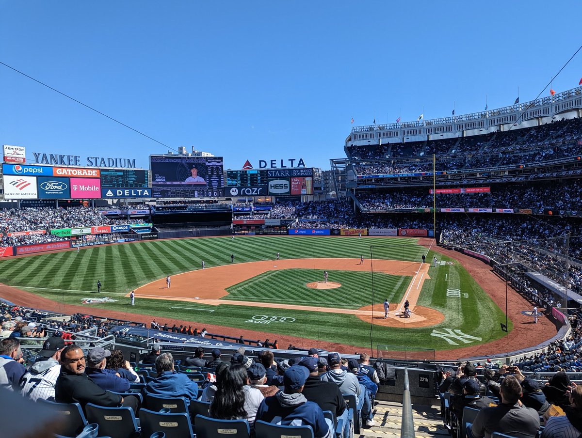 ProdigySearchKC's tweet image. Little chilly but sun is shining ☀️ 

#OpeningDay2023 #NewYorkYankees