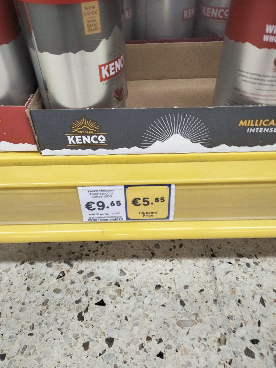 Barrymorcom's tweet image. Wow...
Not been in Tesco's for a while....
I food shop elsewhere usually...

FFS where the hell do they get their prices from 😱
No wonder the supermarket is half empty 

We would pay 4.50 to 5 euros anywhere else for this..

Utter joke..

@TescoIrl