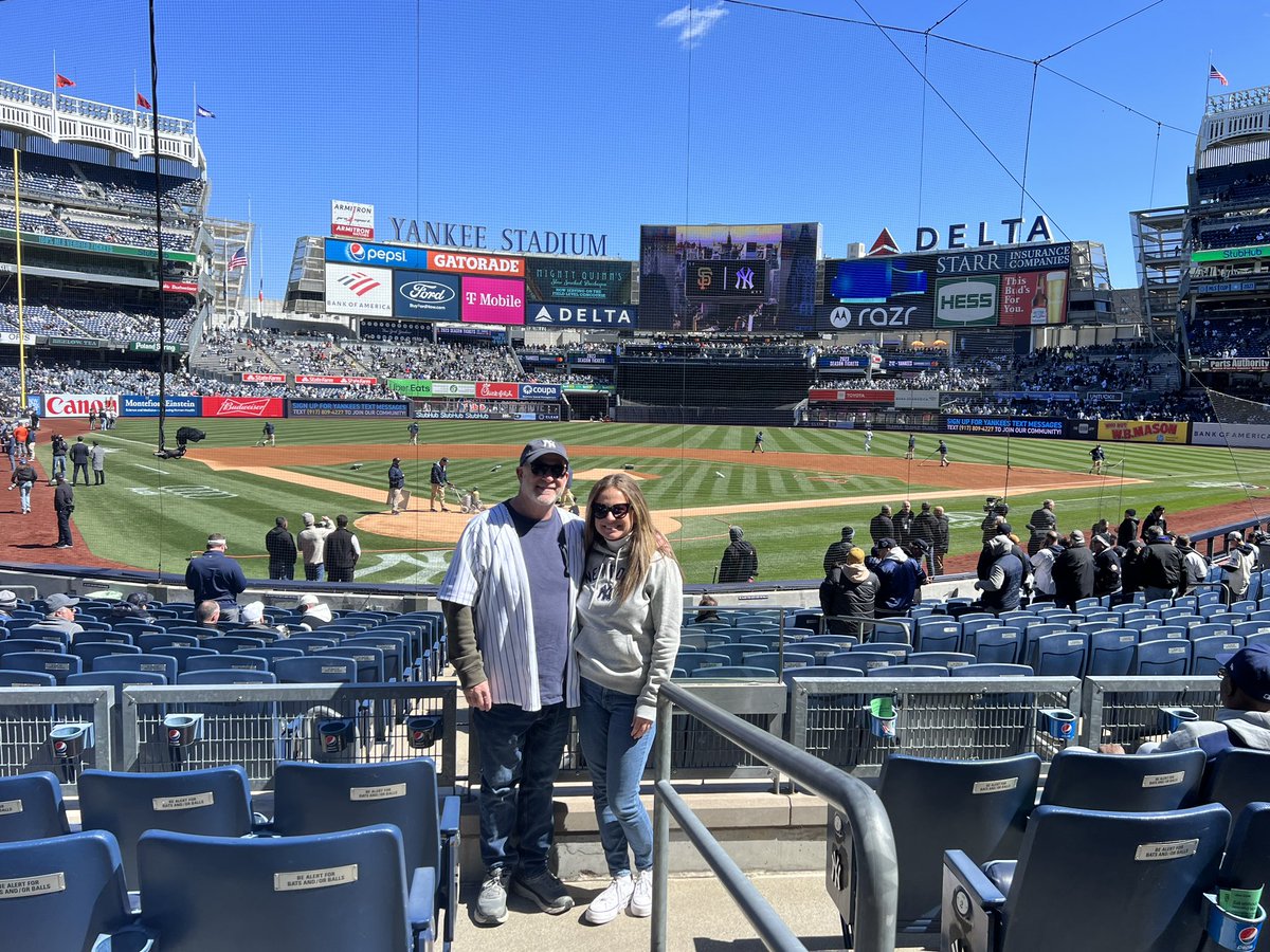 #RepBX let’s go Yankees! (and giants but mostly Yankees!!!!!)