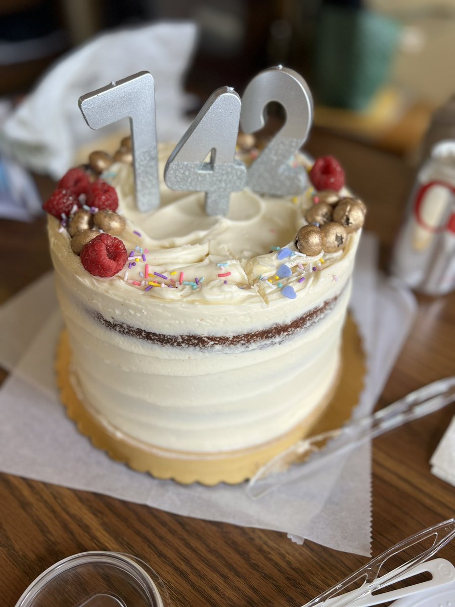 NebraskaMegan's tweet image. Yesterday we filed 742 motions on the remainder of the bills for this session, which allows us to control a significant portion of each debate. Today Angela at Goldenrod Pastries brought us this gorgeous cake!!! Are you kidding me??