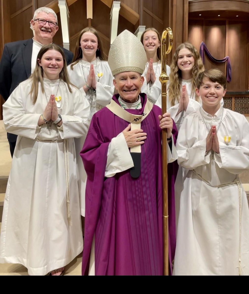 Congrats to these Serra Club Altar Server Award Recipients from St. Vincent de Paul in Omaha and to all others who received the award across the archdiocese this month. The joy you have from your faith life inspires us! #archomaha