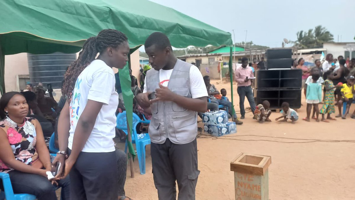 pBonney_'s tweet photo. The #SBCC train has landed at Bantuma in Elimina . As we continue engaging community members and authority in finding solutions to our everyday challenges in the community with active support from @UNICEFGhana @thegbcghana  @kobengkyereh @cmghana https://t.co/HmzlJg6AhQ