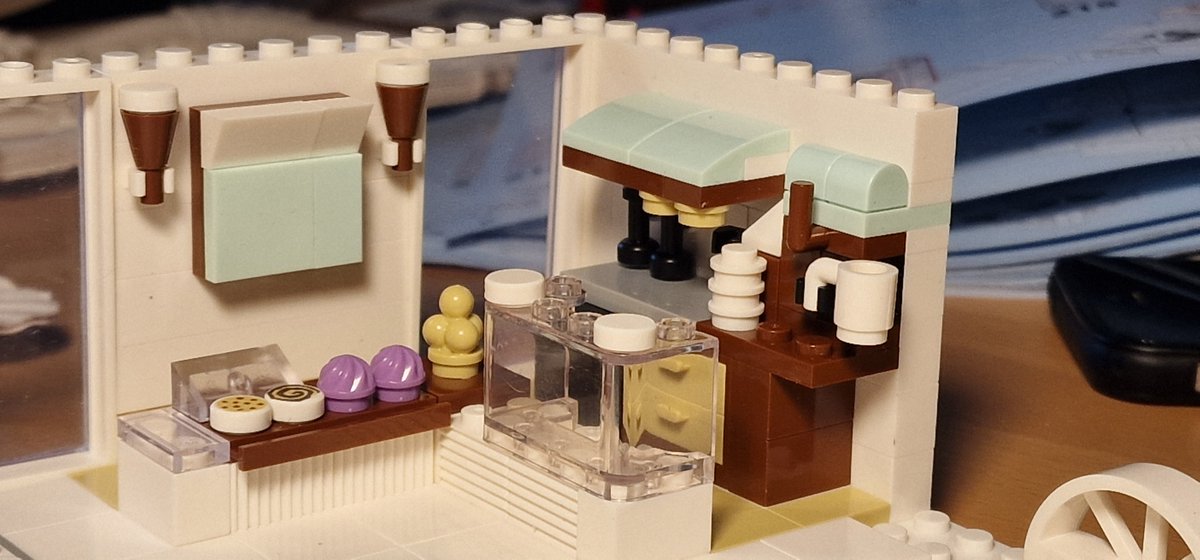 st_hennermann's tweet image. #Lisong #FlagshipStore
Der Bau nähert sich der Vollendung. 
Im 2. OG kommen eine Dachterasse und Cafe für die zahlenden Gäste dazu.
Auch hier verdienen die transparenten Teile ihren Namen - leider aber auch mit Kratzern, da sie sich nicht in speziellen Tüten befinden.