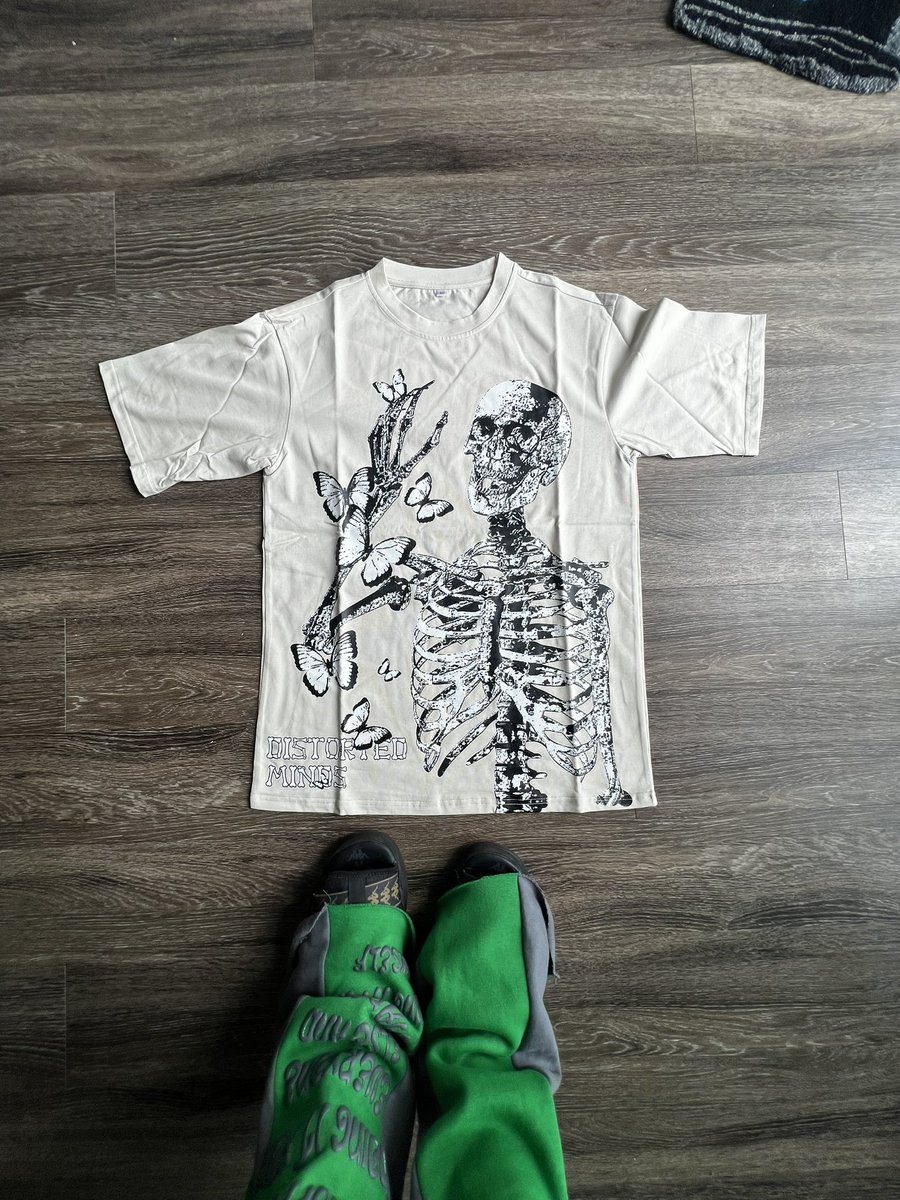 _DistortedMinds's tweet photo. Oversized tees $10 https://t.co/OjMLGPZ3ic