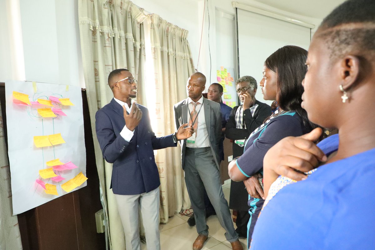 wacsi's tweet photo. For the past four days, #WACSI and @arochaghana have been training 20 Ghanaian civic #actors in #Accra on #mobilisingsupport under the Strengthen the Roots (StR) project.
Today is day 4.
#mobilisingsupport
#advocateforsocialchange
#protecttheevironment https://t.co/qMPm17zWc5