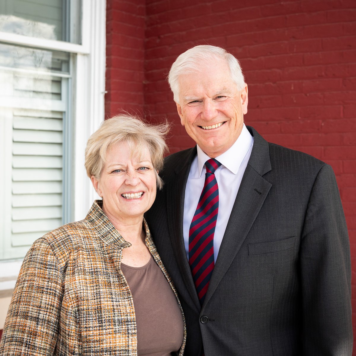 Acting President Eric Denna and his wife Lyn have shared a letter welcoming students back to campus and inviting all to participate in the upcoming General Conference for The Church of Jesus Christ of Latter-day Saints.
Read their full letter at  news.svu.edu