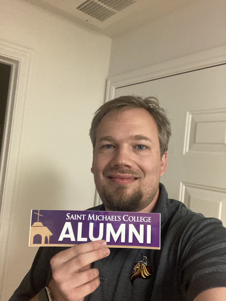 Y’all can cross “SMC Alum who lives in Utah and has never been skiing in his life” off your scavenger hunt list! 💜💛 #smcvt #smcvtalumni