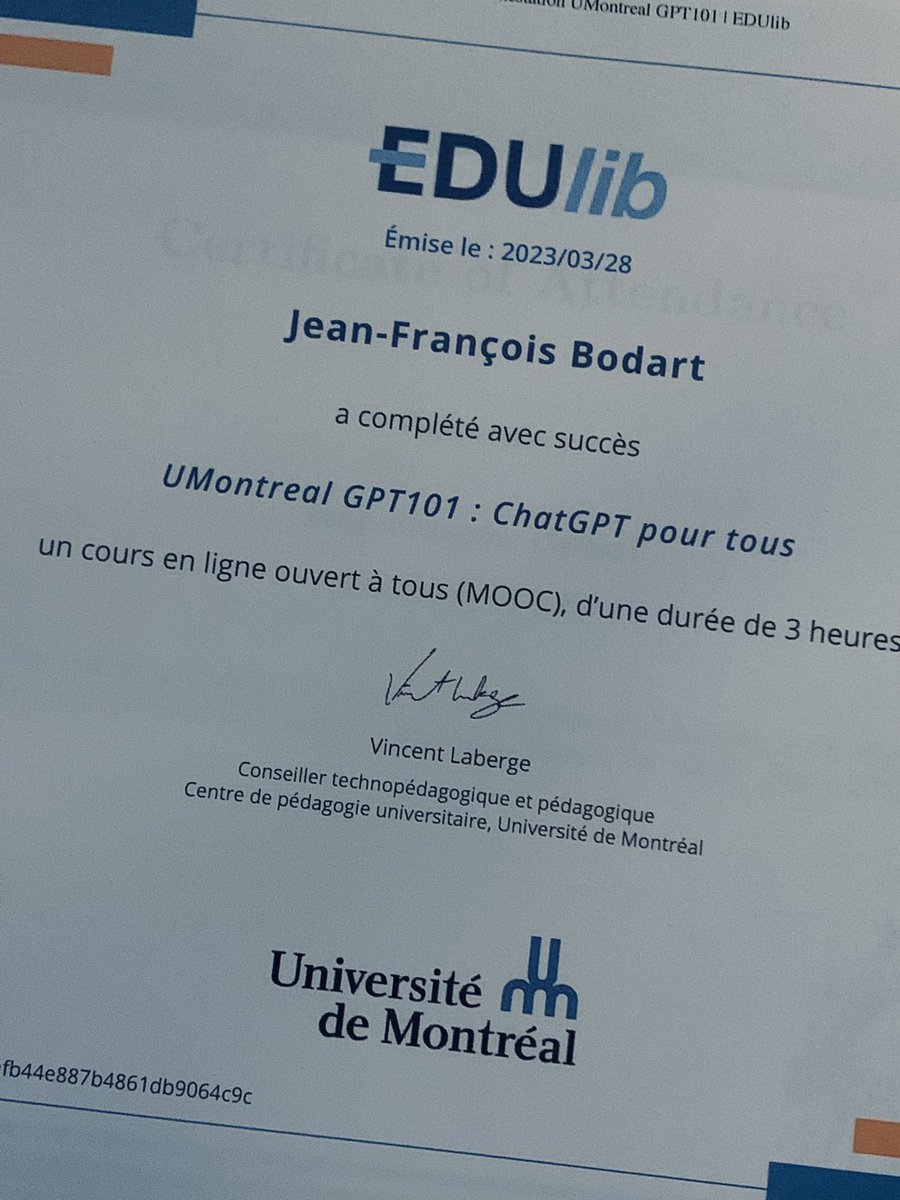 Ma première attestation de #mooc / j’en aurais presque confié l’expression de toute mon émotion à #ChatGPT