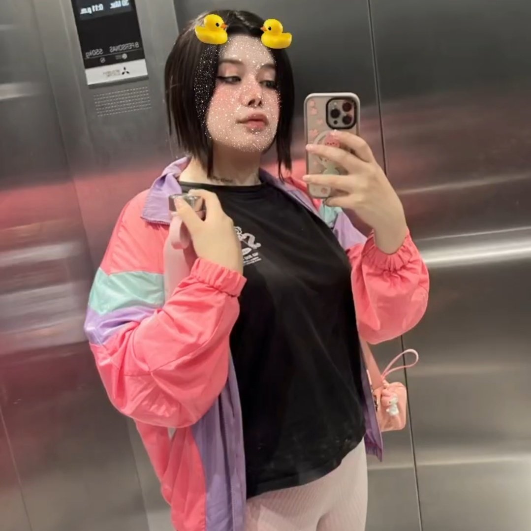 linsxpusheen's tweet photo. kumitas y yo cada ves que @Lingames_ sube una fotito a instagram 🥺🩷💗🫶🏻 https://t.co/i88BNtivRF