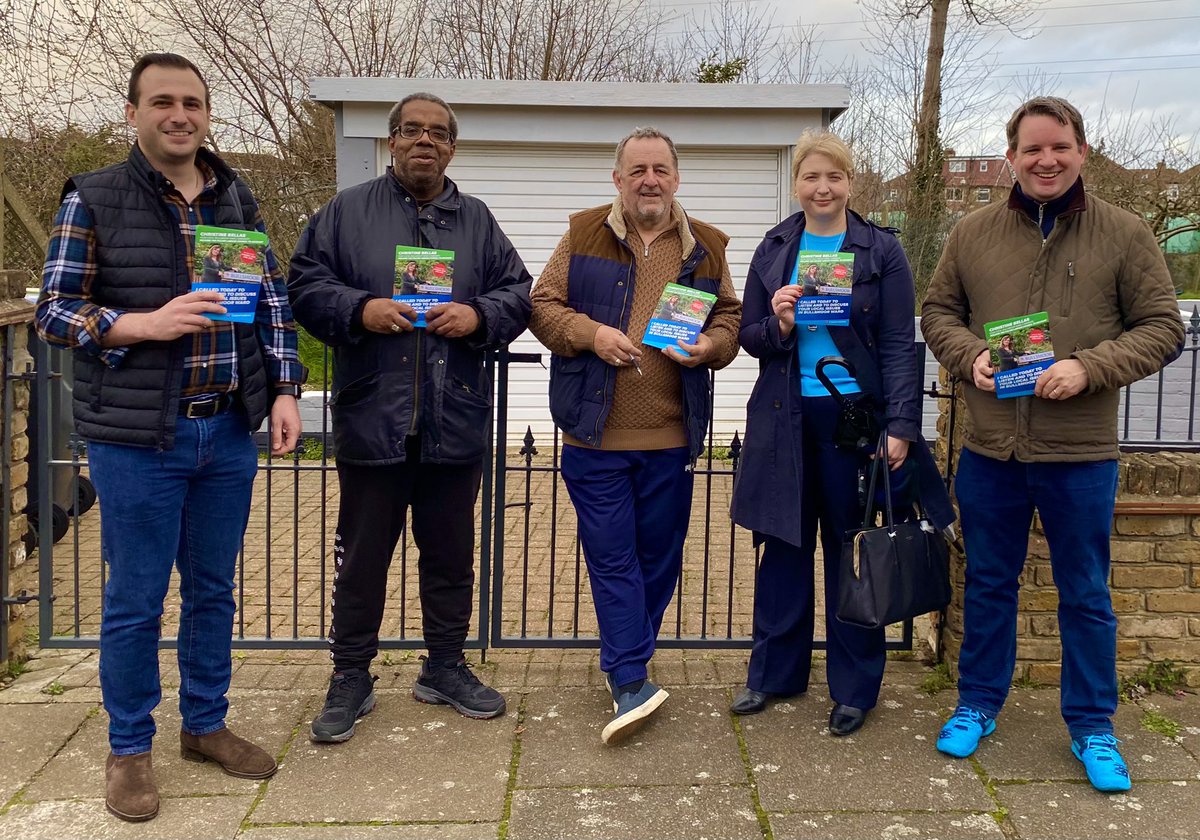 Bullsmoor by-election campaigning this evening.
Key 🔑 issues;
🚗ULEZ car tax 💷Council tax increases ♻️Fortnightly bin collections. #Enfield #Bullsmoor #Conservatives <a href="/LdnConservative/">London Conservatives</a> <a href="/CCACllrs/">Conservative Councillors' Association</a>