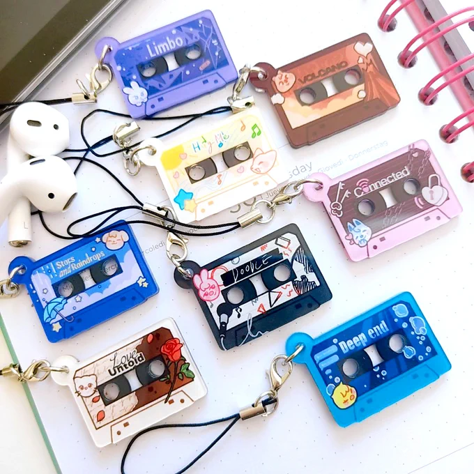SKZ-Replay cassette mini charms are up in my sh0p!! RT helps a lot! 