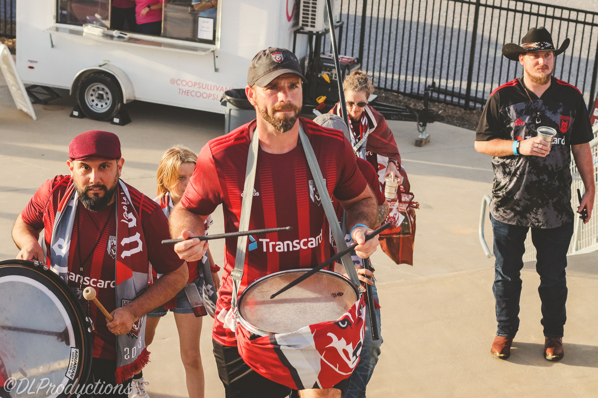 ChattRedWolves's tweet photo. First @chattpack march of the year 🐺

Shout out to our supporters for always bringing the energy, can't wait to see you back in the stands on Saturday 👊

#DefendTheDen 🔴🐺 #DaleLobos https://t.co/8YP0UOgukM