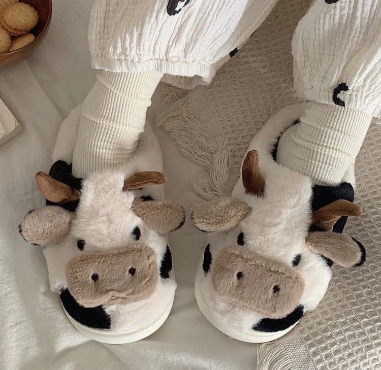300moods's tweet photo. Cow slippers 🐮 https://t.co/GKFlAJ9ZT4