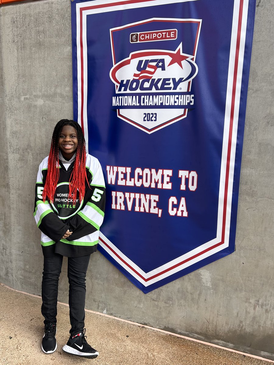 #WomensProHockeySeattle’s youth spokesperson, Maealie Glanzer, representing the campaign at USA Nationals! Good luck to all the teams!  #USAHockey #USAHNationals #USANatty #girlshockey