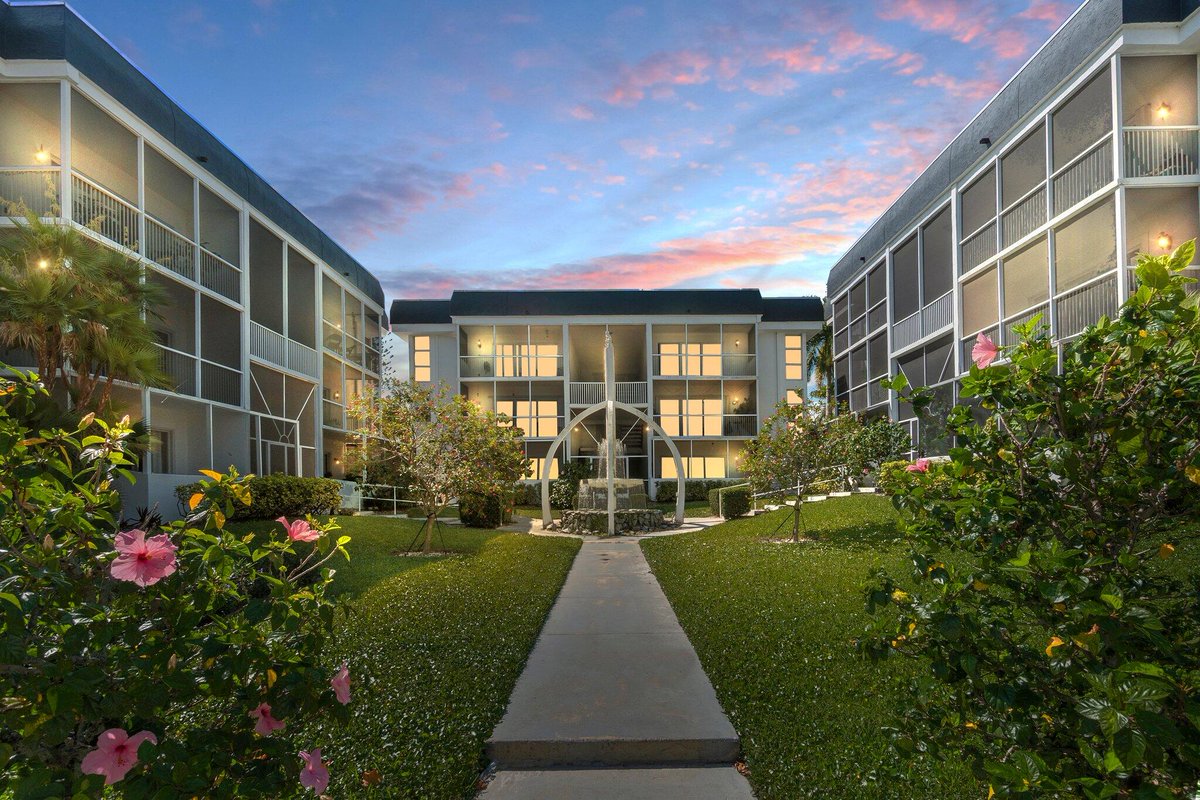 pstracuzzi's tweet photo. New Listing! $225,000.00, 2BR, 2BA, 630 SE Ocean Boulevard #C-1, Stuart, FL 34994, Full Details https://t.co/JcVU342bl4 https://t.co/bpwcFMWntw