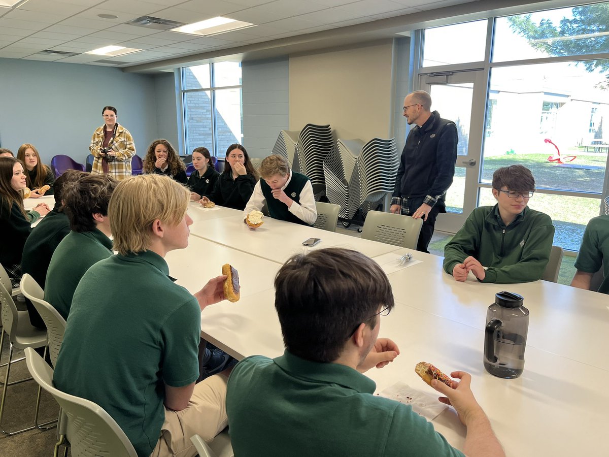 JillAnnable's tweet photo. When your parish pastor, elem principal and youth minister surprisingly arrive with donuts… 🍩 ❤️. Thanks St Pat in Parnell for sharing your day with us! https://t.co/QHInSncVnX
