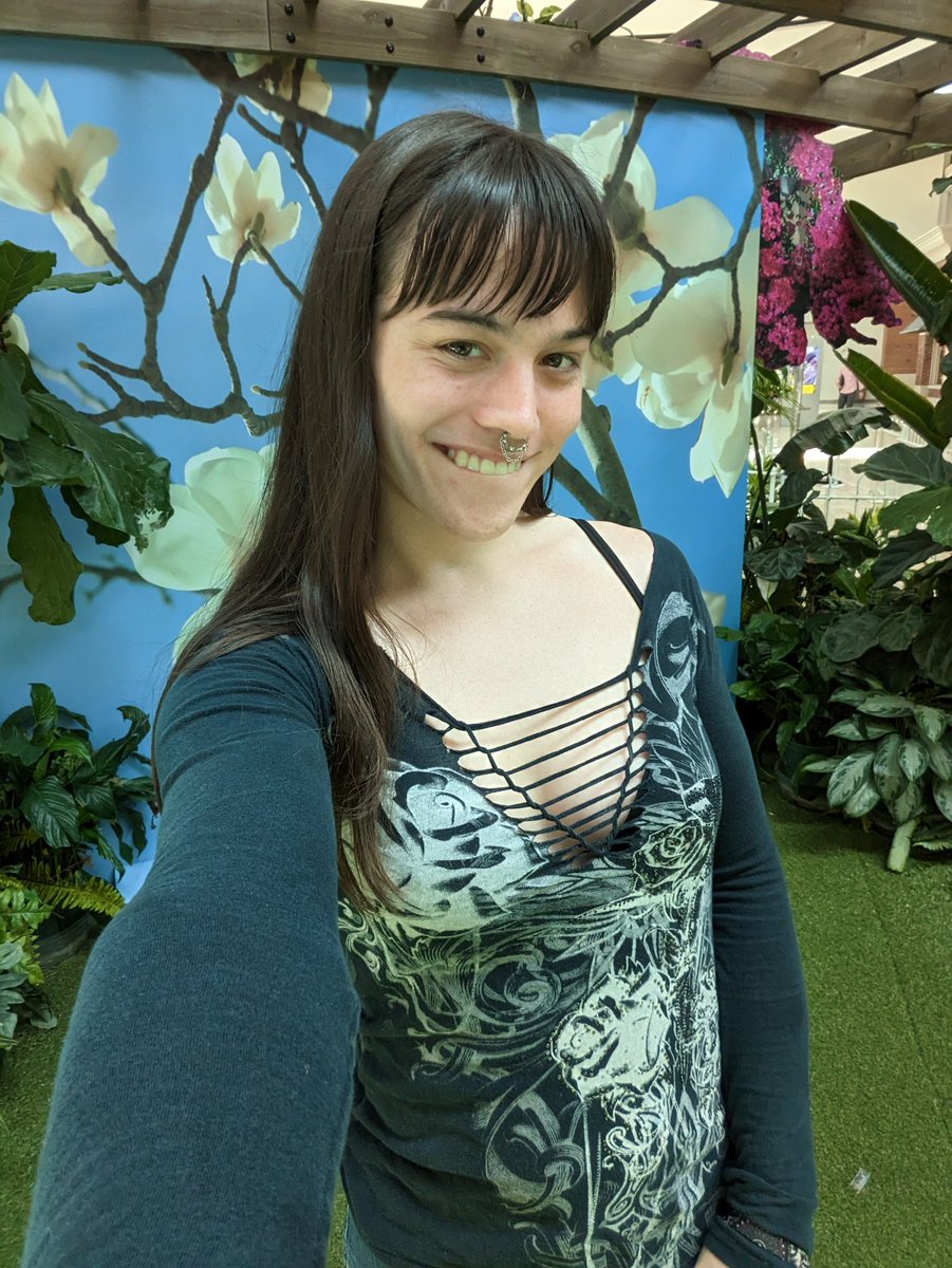 Nyxi Leon on Twitter: "Puppy playing around at the mall!!!! Now which