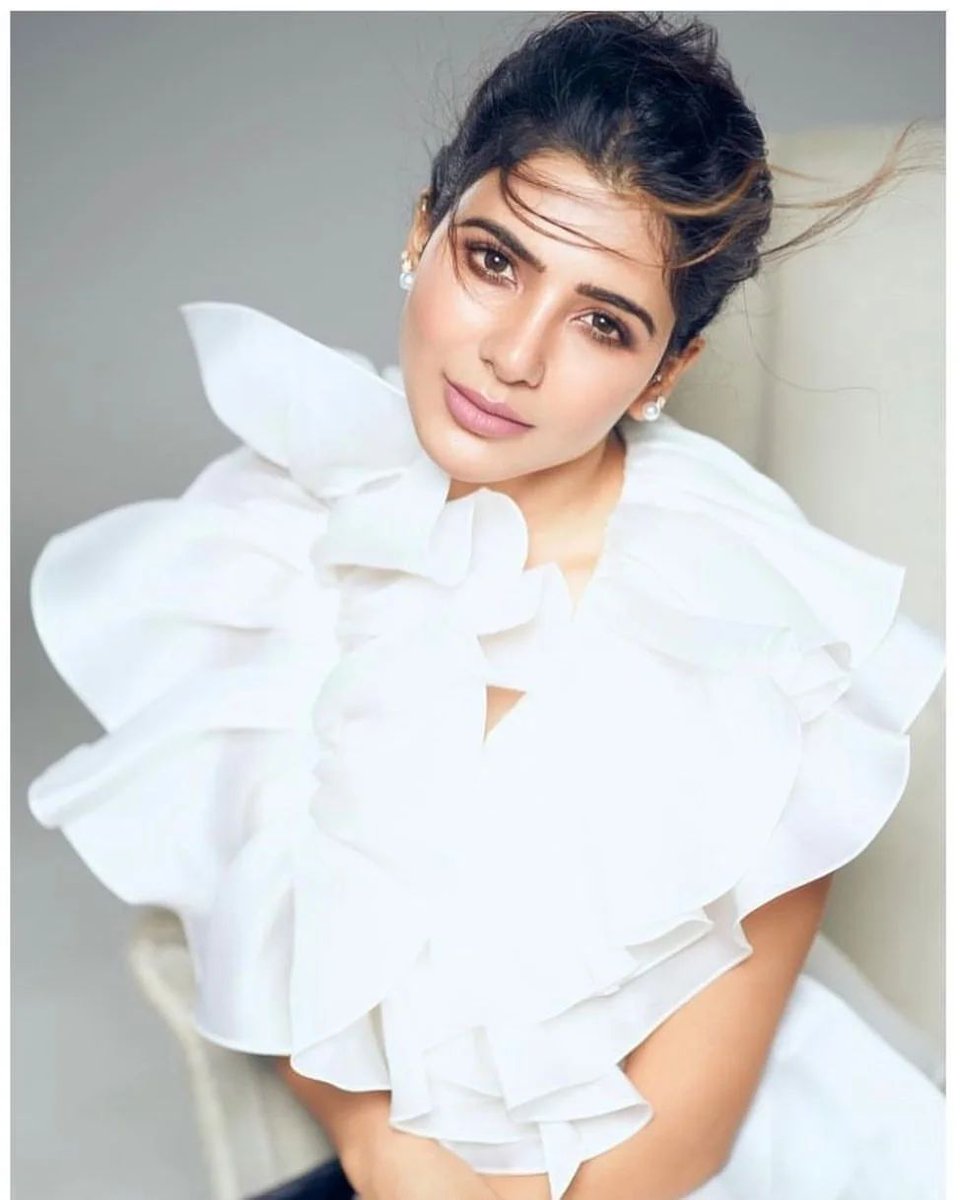 In Love with White samantharuthprabhu 🤍🤍
.
.
.
.
.
.
.
.
#hicelebmagazine #samantharuthprabhu #whitedress #photoshootposes #familyman