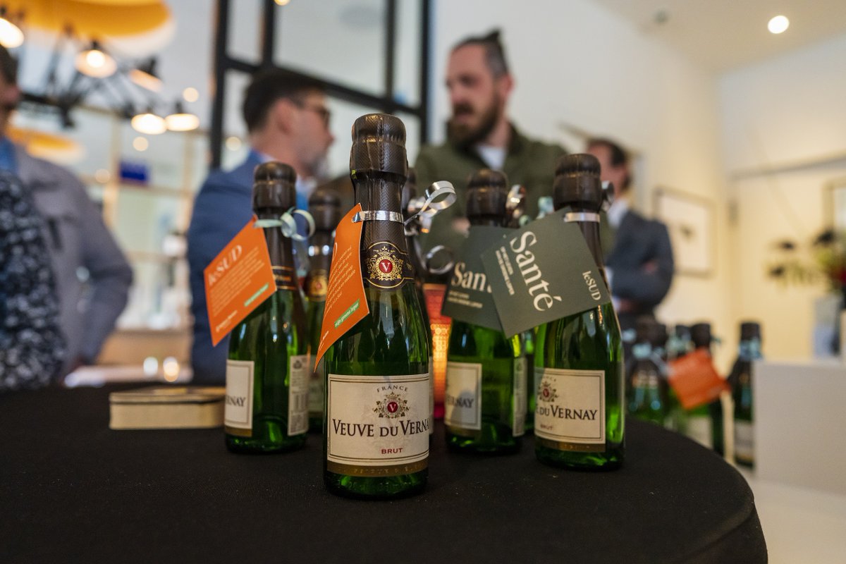 De start van de bouw van de eerste 55 woningen van Fleur in Le Sud, aan de Groene Loper is feestelijk gevierd!  Naar verwachting kunnen de eerste bewoners medio 2024 hun nieuwe huis in Fleur Le Sud betrekken. 
Lees meer via tinyurl.com/2p897fsk
<a href="/BallastNedamDev/">Ballast Nedam Development</a> <a href="/uitMaastricht/">Gemeente Maastricht</a>