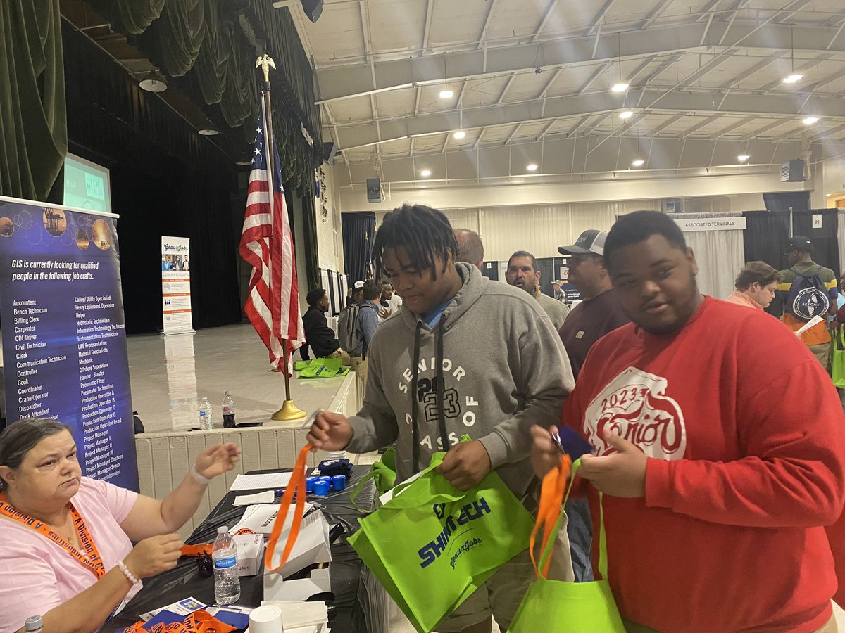 EastIberville's tweet photo. Seniors attended the Geaux Jobs job fair at the Plaquemine Civic Center today. Thank you to @johnson.jr_lionel for providing transportation! #FutureLeaders #EIproud #TigerPride #IPSBproud https://t.co/K7XCQIw9Xj