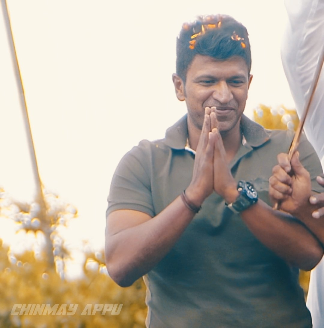 team__prk's tweet photo. ಅಭಿಮಾನಕ್ಕೆ ಅಪ್ಪು💎🔥 ಅವರೆ ಹಾದಿ ಉಳಿದವರೆಲ್ಲ ಇತ್ಯಾದಿ 👑💯
ಫ್ಯಾಮಿಲಿ ಆಡಿಯೆನ್ಸ್ ಥೀಯೇಟರ್ ಕಡೆ ಬರ್ಬೇಕು ಅಂದ್ರೆ ನೀವೇ ಬರ್ಬೇಕು ಬಾಸು 🙏❤️
#biggestcrowdpullerofKFI
@PuneethRajkumar 
#PuneethRajkumarLivesOn #puneethrajkumar #AppuLivesOn #appuboss #appusirliveson #appufans #kannada #Karnataka https://t.co/RUtH2tggp5
